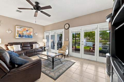 258 W Hemingway Circle, Margate FL - photo 13 of 59