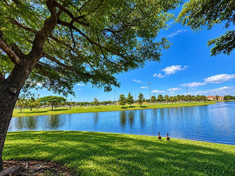 2 bedroom Condominium at 7725 Yardley Drive #108, Yardley, Tamarac — photo 2