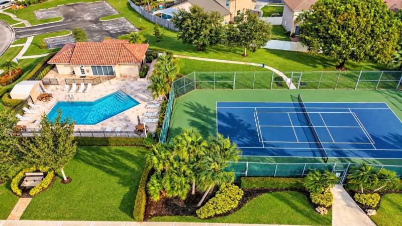 5 bedroom Single Family Residence at 8512 Windy Circle, Windchime Lakes, Boynton Beach — photo 3