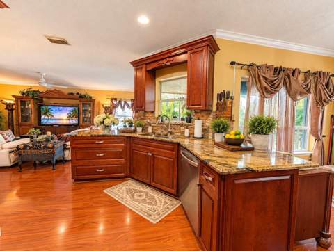 8512 Windy Circle, Boynton Beach FL - photo 6 of 25