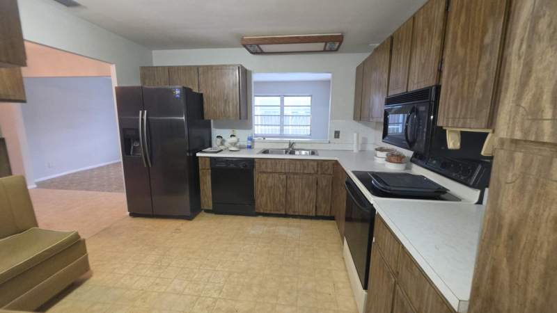3 bedroom Single Family Residence at 1033 SW 25th Place, Golfview Harbour 1st Sec, Boynton Beach — photo 3