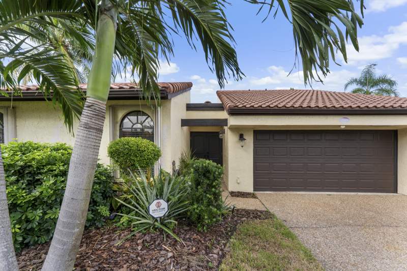 2 bedroom Single Family Residence at 7029 Golf Pointe Circle, Woodmont Tract 71, Tamarac — photo 4