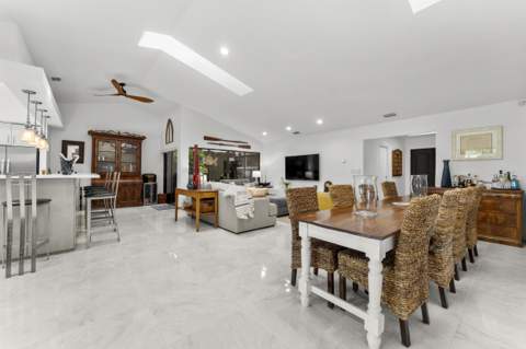 7029 Golf Pointe Circle, Tamarac FL - photo 11 of 40