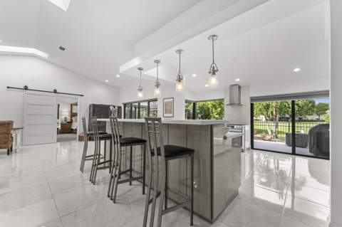 7029 Golf Pointe Circle, Tamarac FL - photo 16 of 40