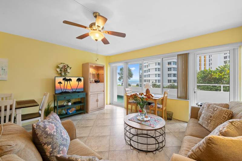 1 bedroom Stock Cooperative at 4050 N Ocean Boulevard #302, Caribe Co-Op, Lauderdale-By-The-Sea — photo 3