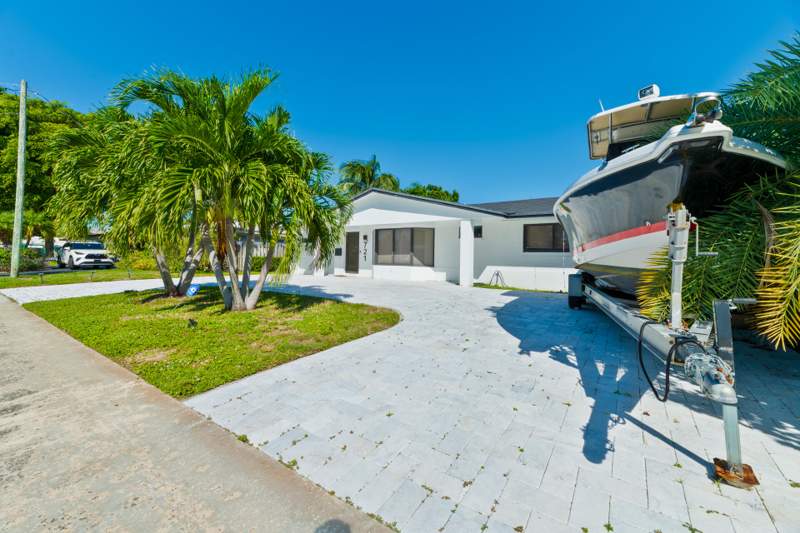 3 bedroom Single Family Residence at 721 SE 5th Court, Garden Isles Sec 8, Pompano Beach — photo 3