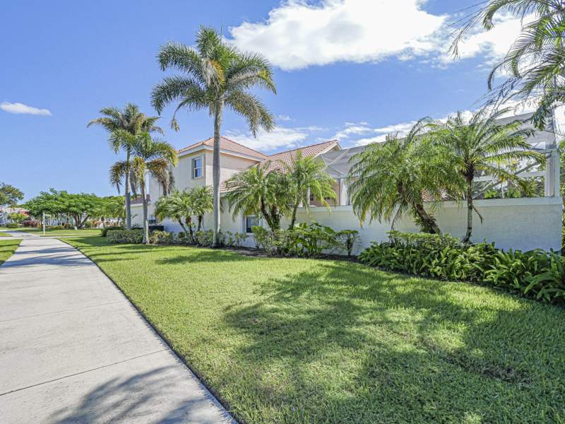 3 bedroom Single Family Residence at 564 SW Saint Kitts Cove, Lake Charles Phase 1A, Port St. Lucie — photo 3