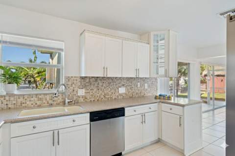 1001 SE 5th Avenue, Pompano Beach FL - photo 11 of 32