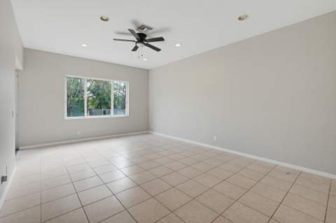 122 Sarona Circle, Royal Palm Beach FL - photo 14 of 56