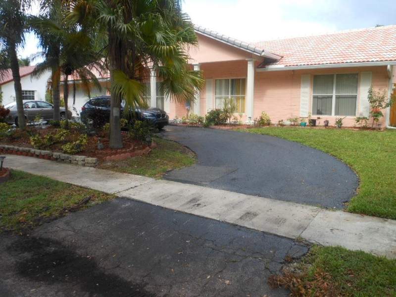 4 bedroom Single Family Residence at 1940 SW 51st Terrace, Plantation Harbor Fourth Add, Plantation — photo 2