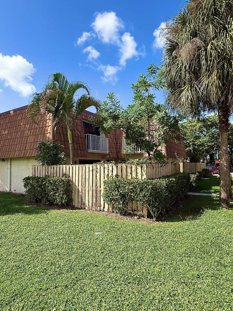 2 bedroom Townhouse at 707 Mill Valley Place, Waterside Luxury Townhomes Condo, West Palm Beach — photo 2