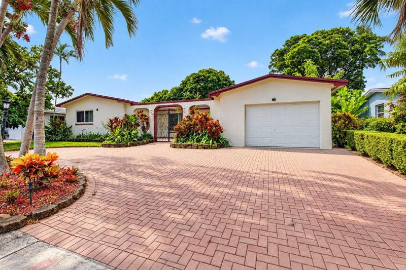 3 bedroom Single Family Residence at 1960 NW 107th Avenue, Pembroke Lakes Sec 1, Pembroke Pines — photo 4