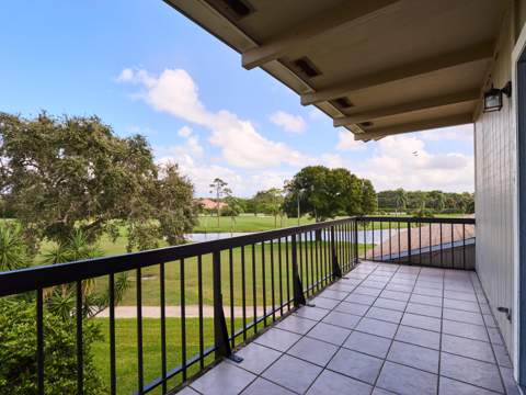 18479 SE Wood Haven Lane #E, Jupiter FL - photo 22 of 41