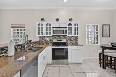 1976 NW 169th Avenue, Pembroke Pines FL - photo 10 of 42