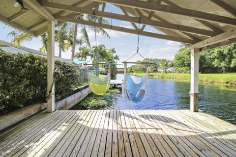 1209 SW 25th Avenue, Boynton Beach FL - photo 6 of 32