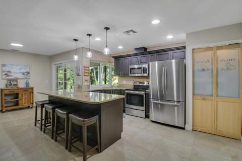1209 SW 25th Avenue, Boynton Beach FL - photo 10 of 32