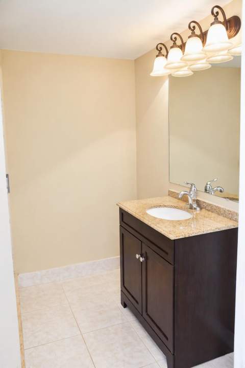 1211 12th Court, Palm Beach Gardens FL - photo 11 of 17