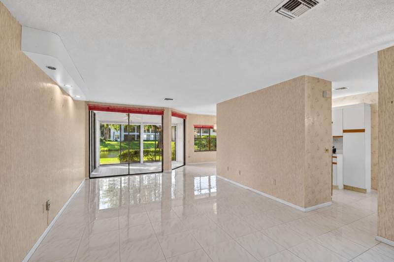2 bedroom Condominium at 5290 Europa Drive #E, Platina / Bellavista Village, Boynton Beach — photo 5