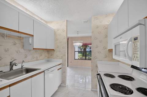 5290 Europa Drive #E, Boynton Beach FL - photo 8 of 59