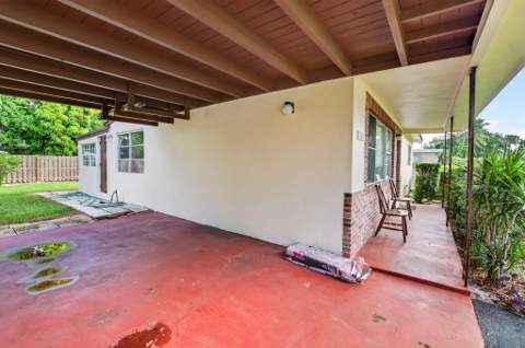 161 SE 28th Avenue, Boynton Beach FL - photo 6 of 53