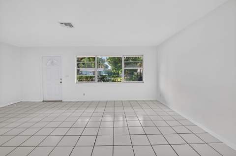 161 SE 28th Avenue, Boynton Beach FL - photo 7 of 53