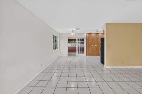 161 SE 28th Avenue, Boynton Beach FL - photo 12 of 53