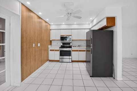 161 SE 28th Avenue, Boynton Beach FL - photo 15 of 53