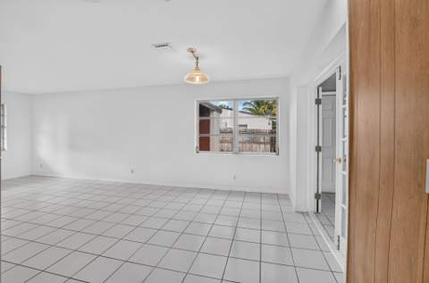 161 SE 28th Avenue, Boynton Beach FL - photo 19 of 53
