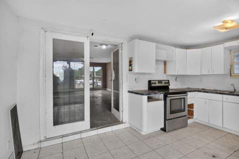 2321 SW 50th Avenue, Fort Lauderdale FL - photo 11 of 38