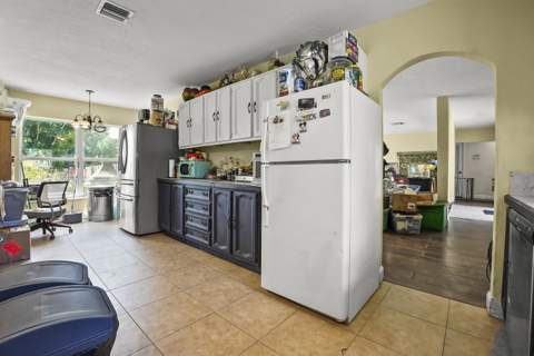 5917 Eastwood Drive, Fort Pierce FL - photo 10 of 41