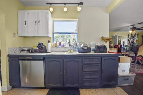 5917 Eastwood Drive, Fort Pierce FL - photo 11 of 41