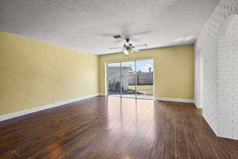 5917 Eastwood Drive, Fort Pierce FL - photo 13 of 41