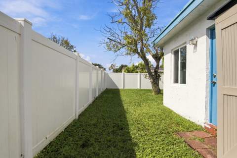 8121 NW 93rd Avenue, Tamarac FL - photo 22 of 25