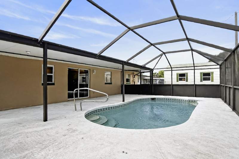 3 bedroom Single Family Residence at 7802 Santana Avenue, Lakewood Park Unit 4, Fort Pierce — photo 3
