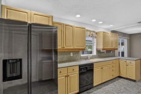 7802 Santana Avenue, Fort Pierce FL - photo 12 of 21