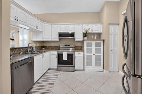 5021 S La Sedona Circle, Delray Beach FL - photo 13 of 33