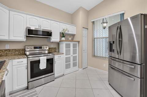 5021 S La Sedona Circle, Delray Beach FL - photo 12 of 33