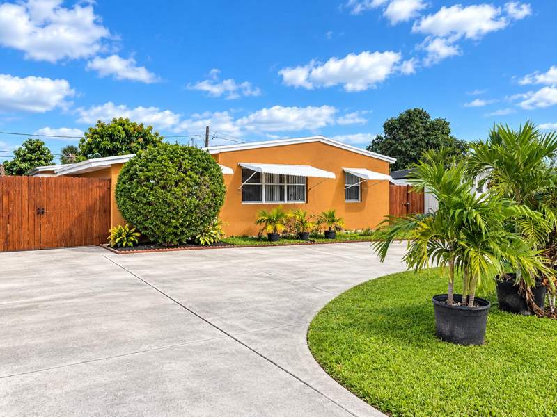 3 bedroom Single Family Residence at 3220 French Avenue, Englewood Manor, Lake Worth — photo 2