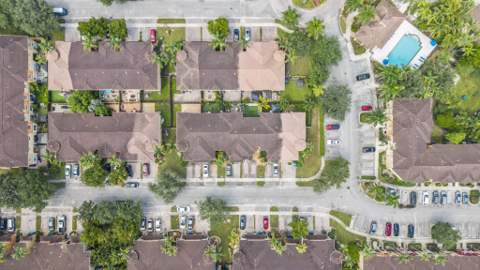 9041 SW 19th Street, Miramar FL - photo 9 of 36