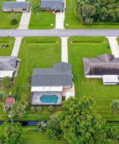 7802 Santana Avenue, Fort Pierce FL - photo 8 of 21