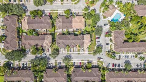 9041 SW 19th Street, Miramar FL - photo 8 of 36