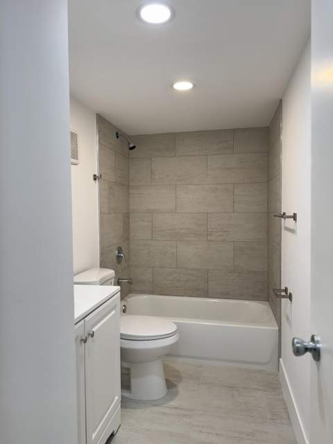 1100 W Fairway Road #1100, Pembroke Pines FL - photo 24 of 32