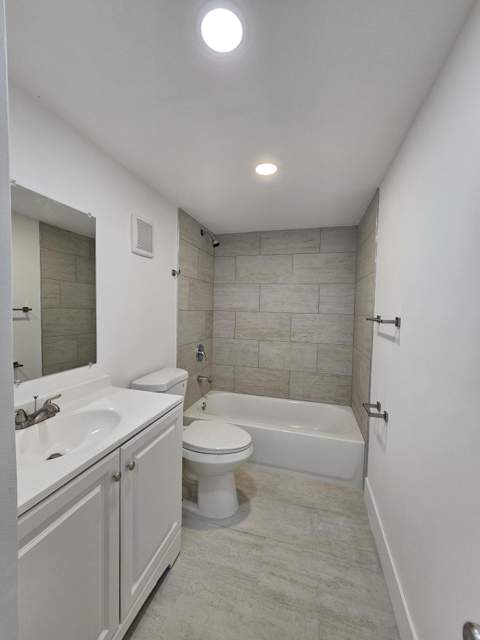 1100 W Fairway Road #1100, Pembroke Pines FL - photo 23 of 32