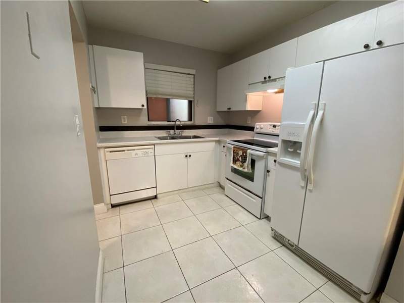 2 bedroom Condominium at 2967 Riverside Drive #109, Coral Plaza Condo, Coral Springs — photo 2