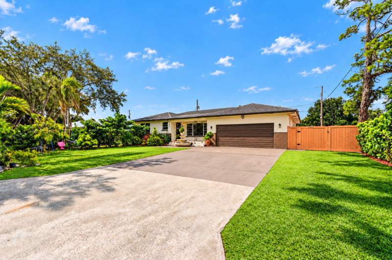 3 bedroom Single Family Residence at 4306 Waterway Drive, Barama Park, Lake Worth — photo 2