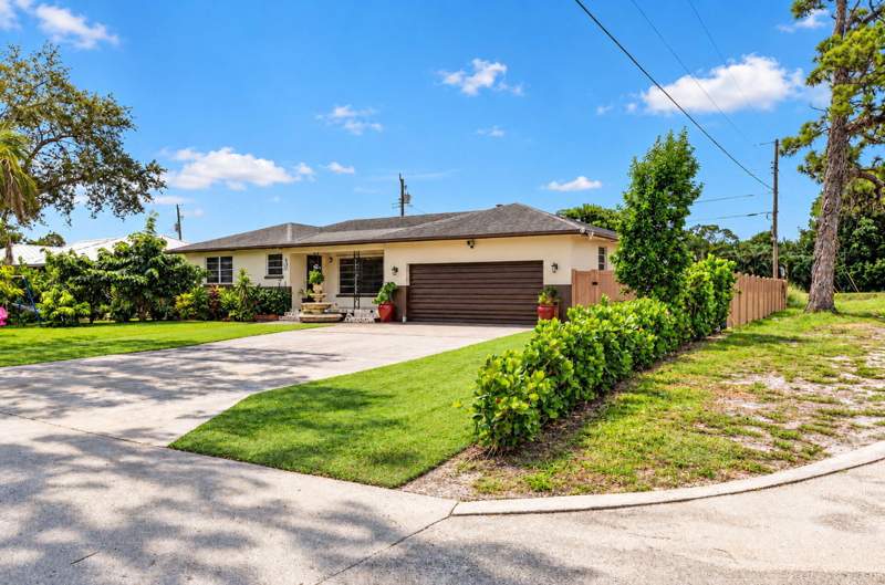 3 bedroom Single Family Residence at 4306 Waterway Drive, Barama Park, Lake Worth — photo 4