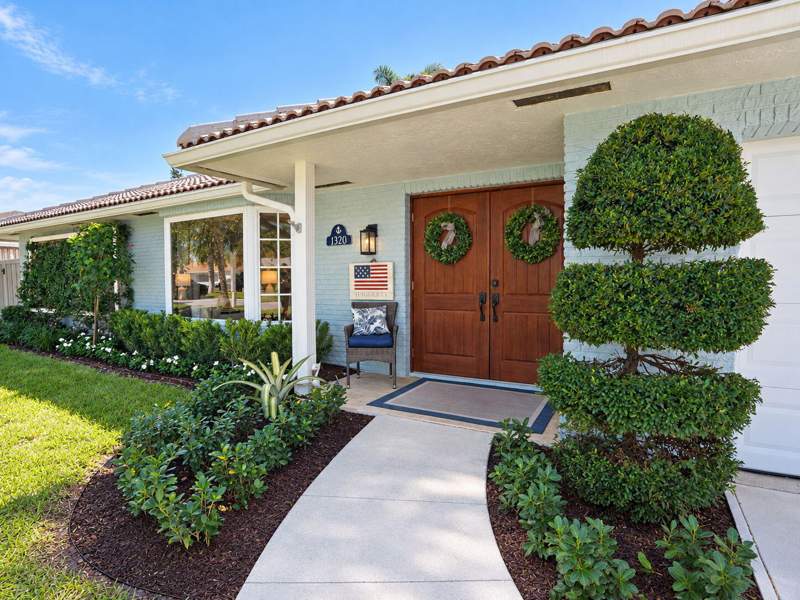 4 bedroom Single Family Residence at 1320 SW 26th Avenue, Golf View Harbour 2nd Sec, Boynton Beach — photo 4