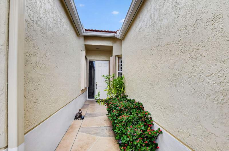 2 bedroom Villa at 15221 Ixora Road, Floral Lakes Ph 3 And 4, Delray Beach — photo 4