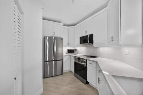 300 Uno Lago Drive #104, Juno Beach FL - photo 7 of 60