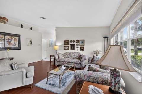 8045 Clear Shores Circle, Delray Beach FL - photo 15 of 47